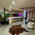 Extraordinary 3 Bedrooms Gigantic Loft
