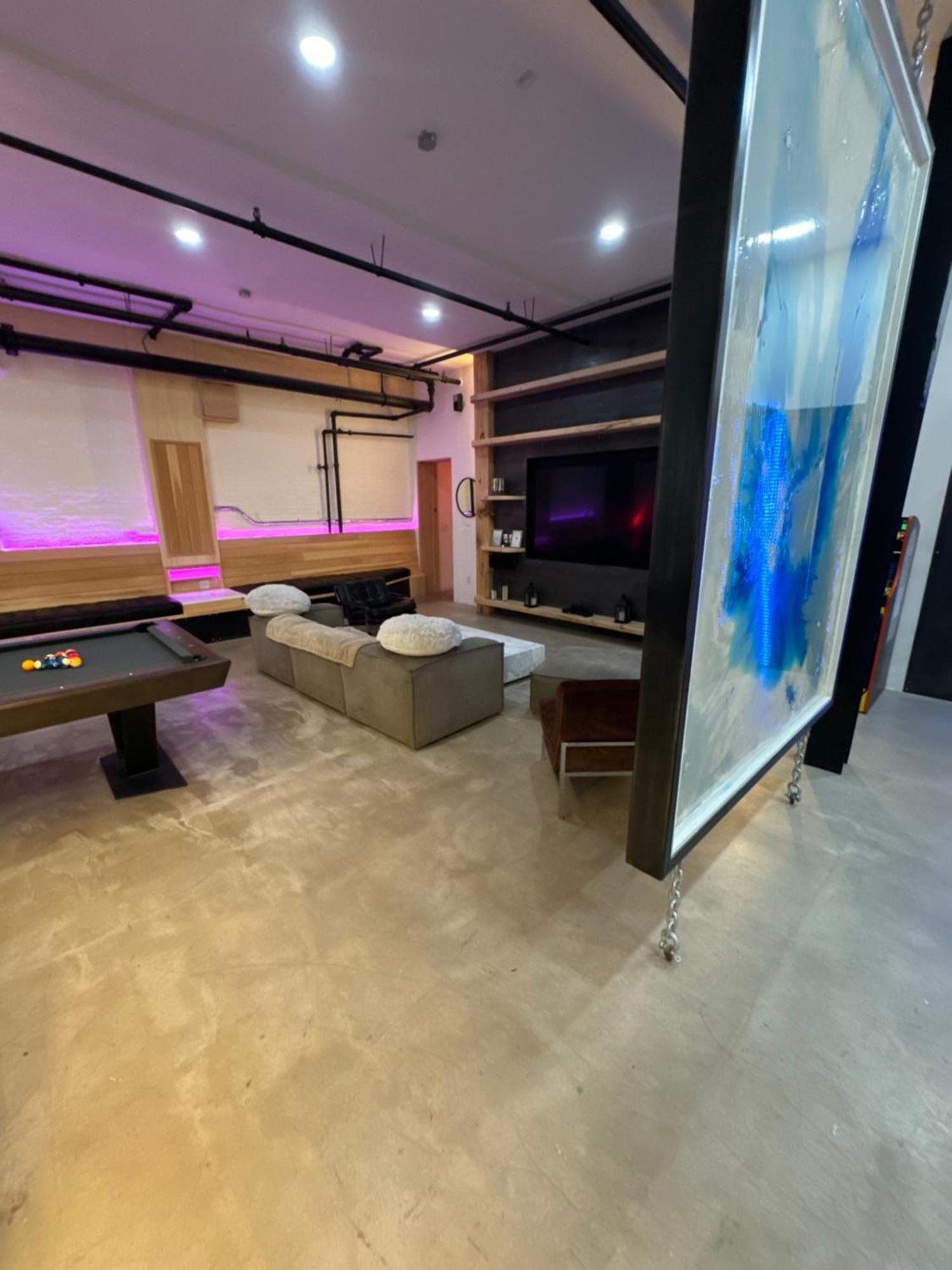 Extraordinary 3 Bedrooms Gigantic Loft Apartment New York