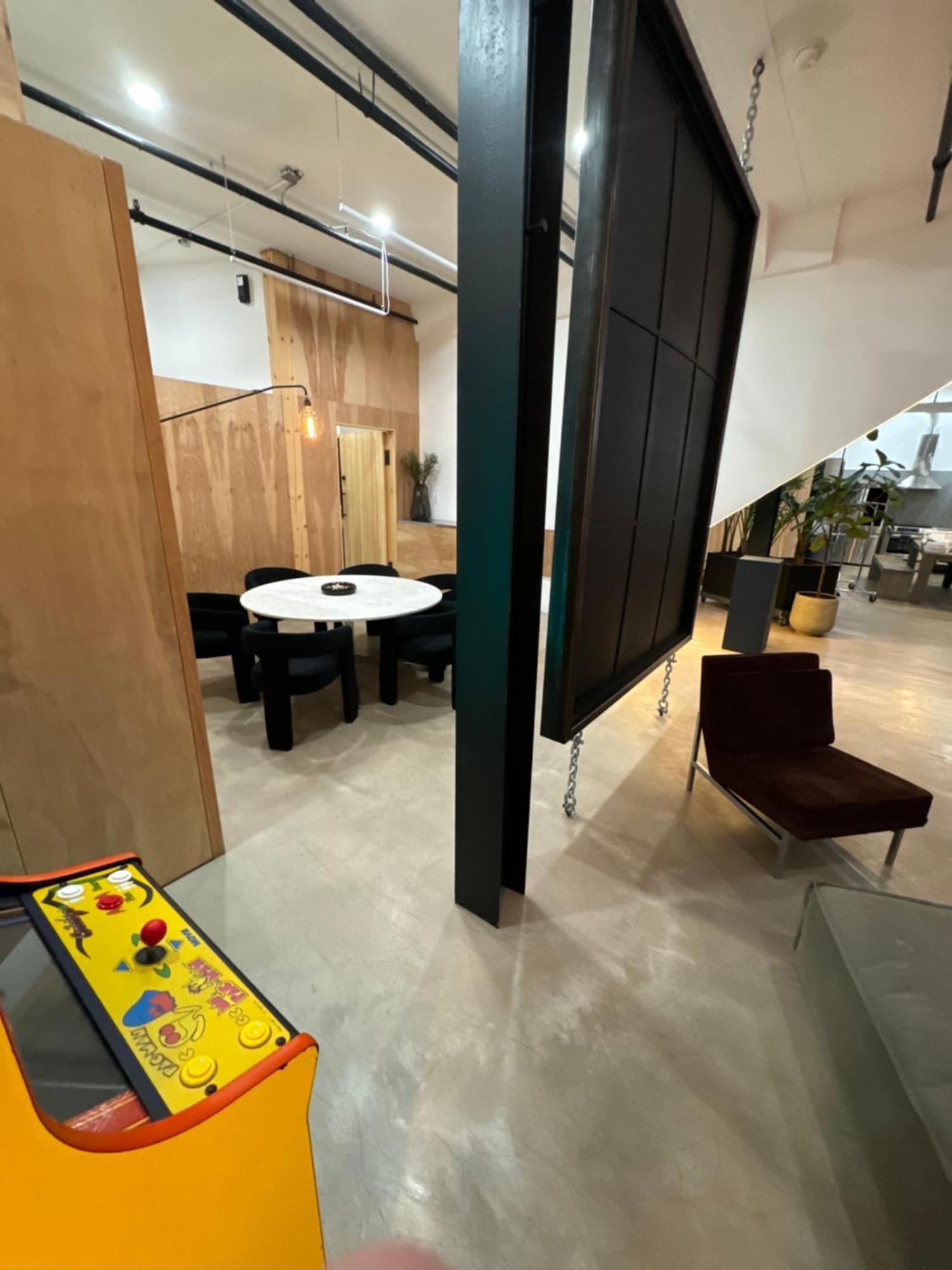 Apartment Extraordinary 3 Bedrooms Gigantic Loft