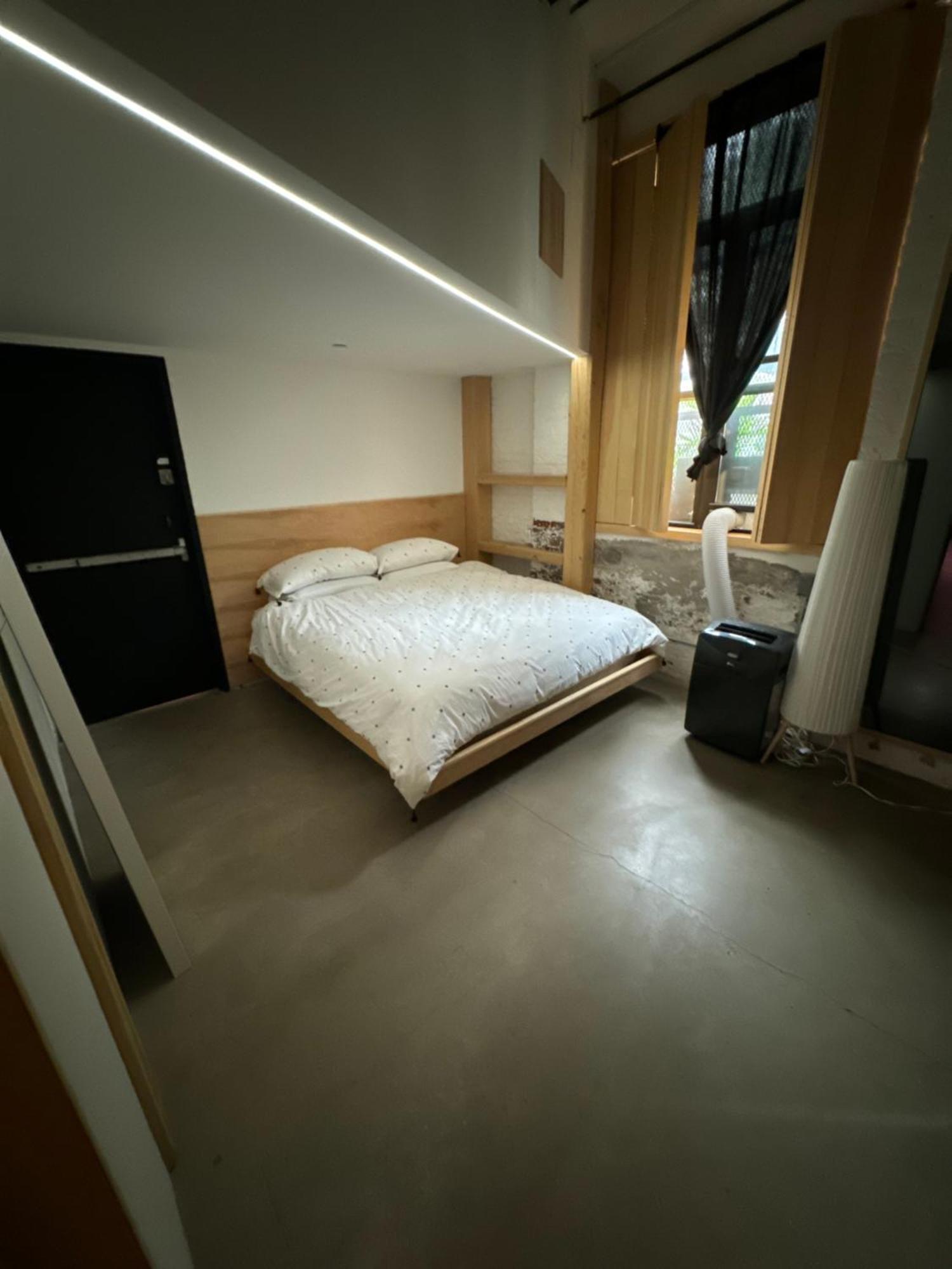 Extraordinary 3 Bedrooms Gigantic Loft *