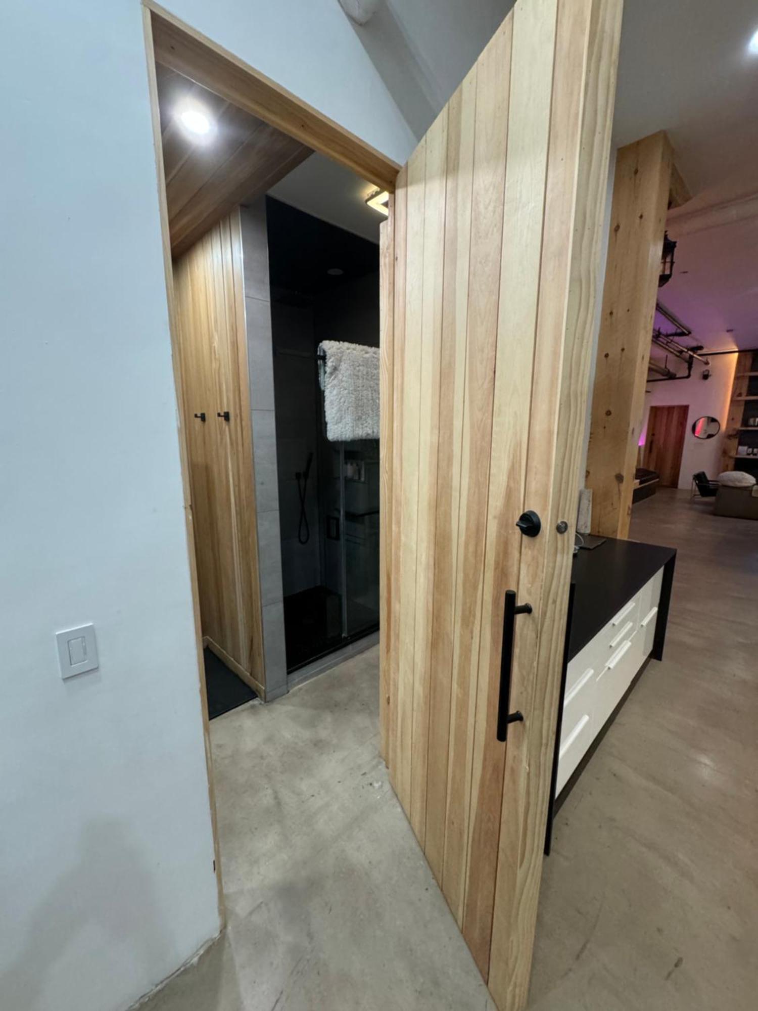 Extraordinary 3 Bedrooms Gigantic Loft Apartment New York